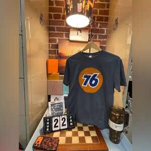 American Vintage Men's 76 gas station ⛽️ logo